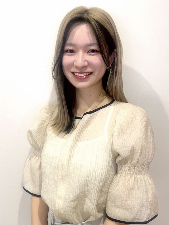 スタイリスト　満木 香乃