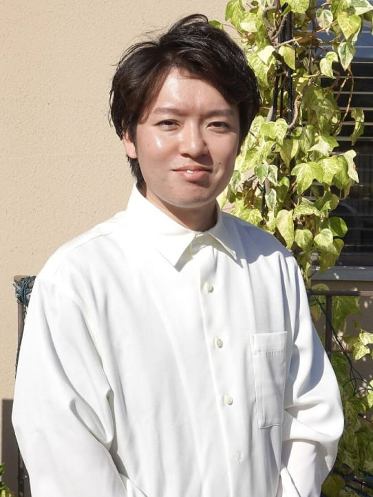 スタイリスト　石本 勝己