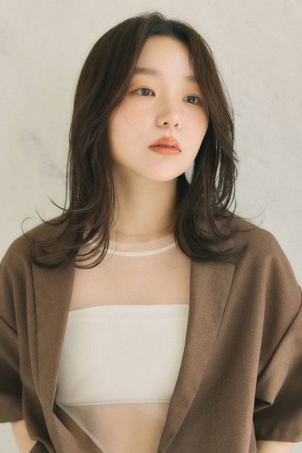 エアリー質感のフェミニンミディアム