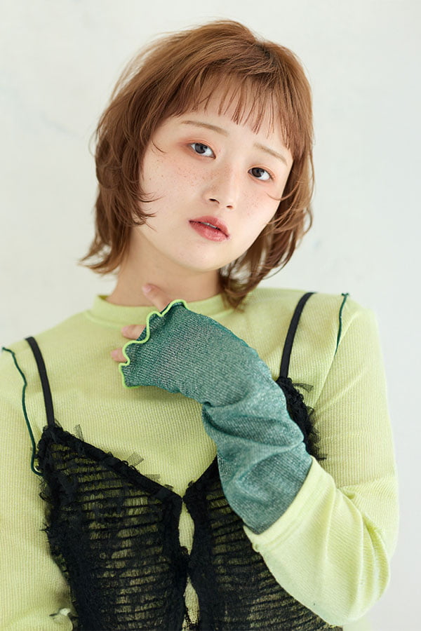 ベビーバングの抜け感ショートミディ