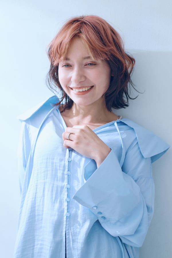 オレンジベージュ×レイヤーボブ