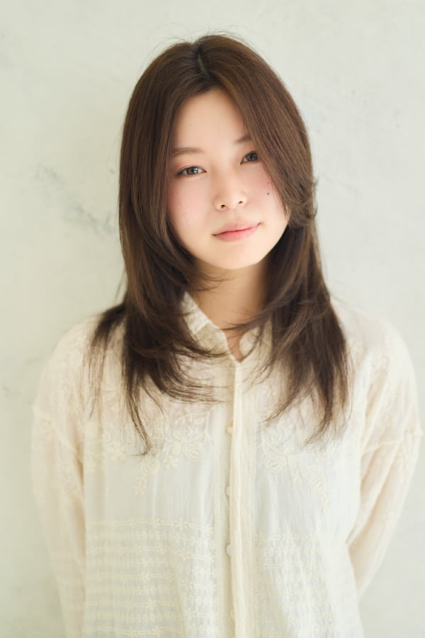 透け感ミディアムレイヤー